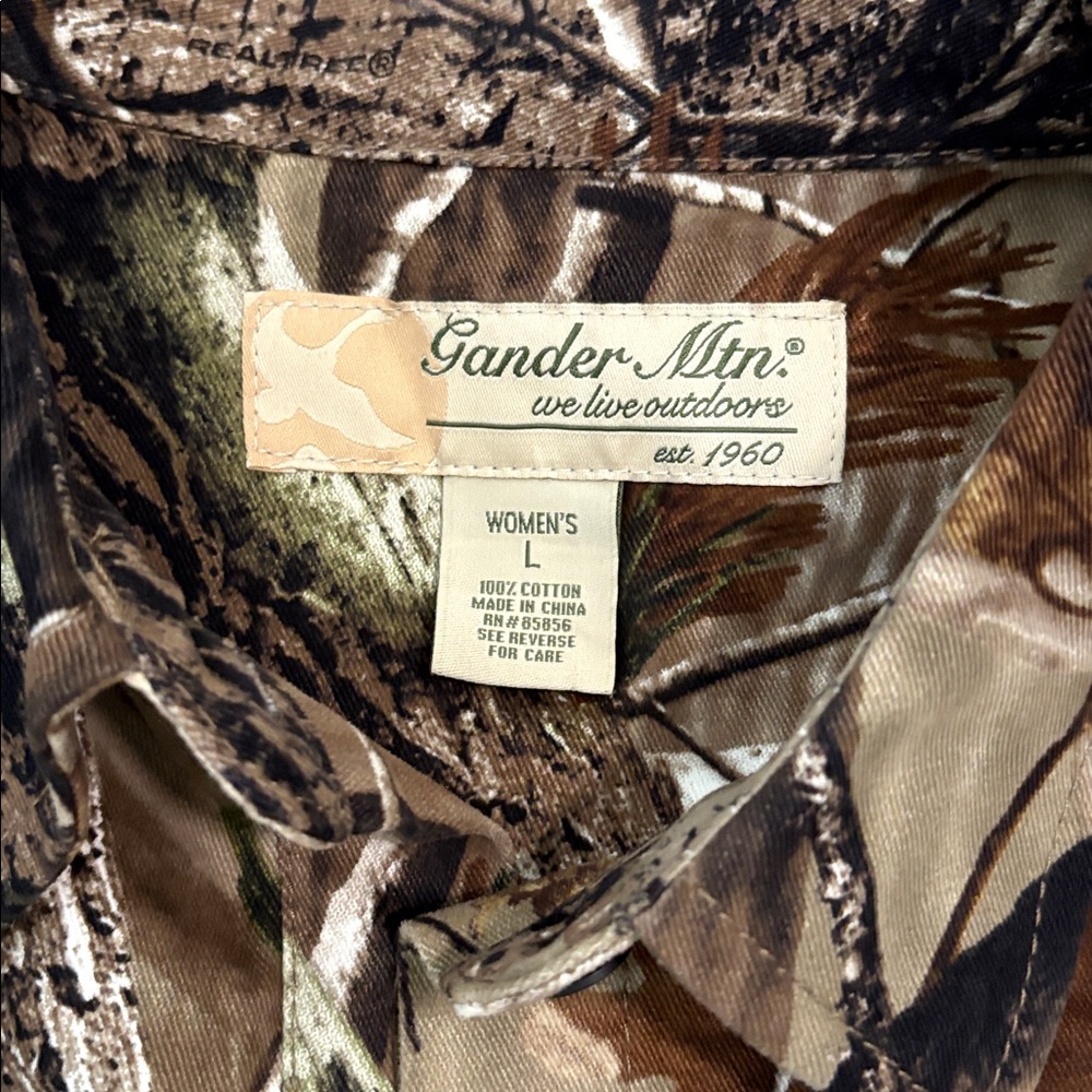 Camouflage women’s heavy button up - Picture 2 of 3